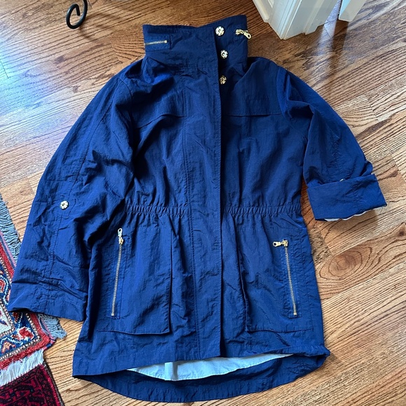 Navy anorak rain jacket, gold trim, rolled sleeve, hidden hood Size L - Picture 1 of 9